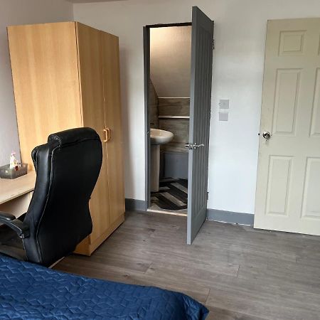 Budget Double En-Suite Bedroom Sheffield Exterior photo
