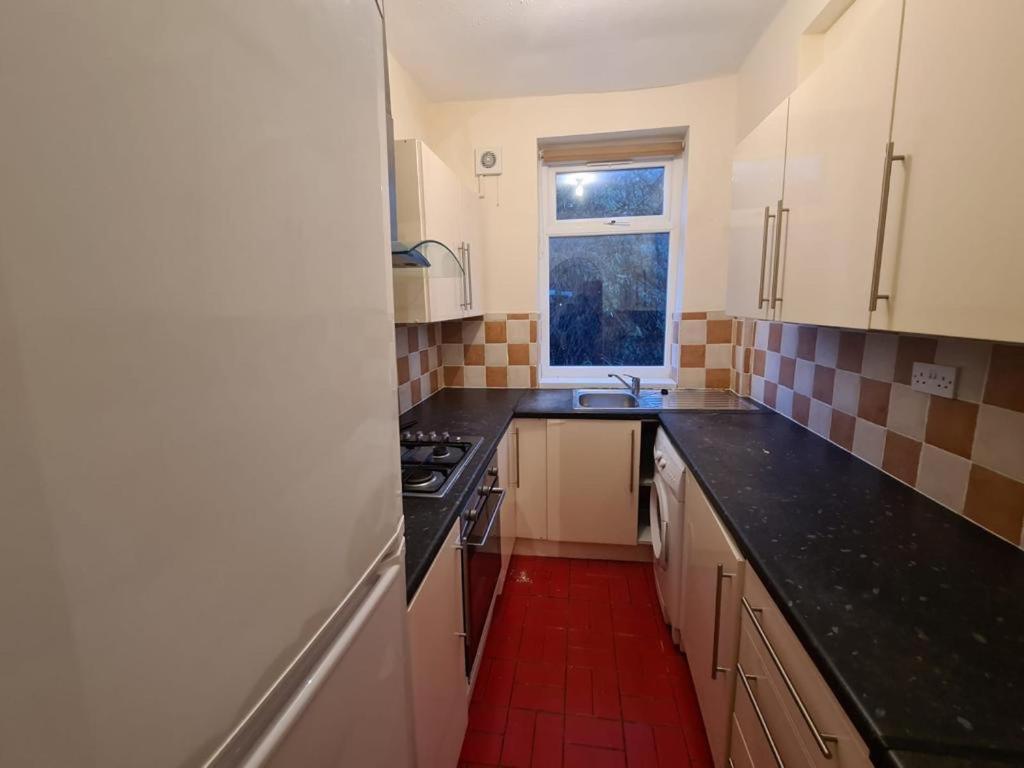 Budget Double En-Suite Bedroom Sheffield Exterior photo