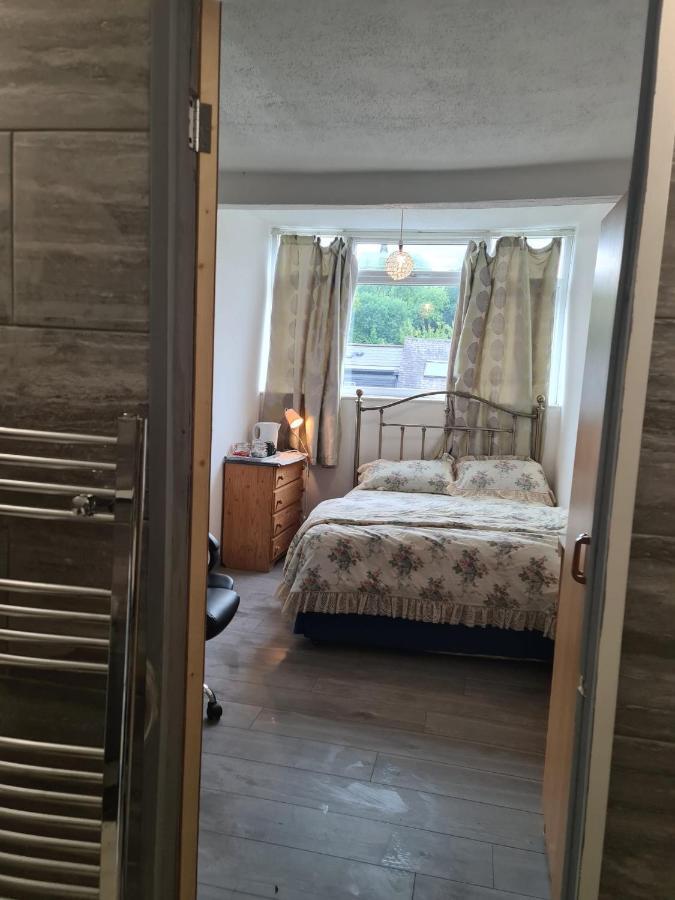 Budget Double En-Suite Bedroom Sheffield Exterior photo